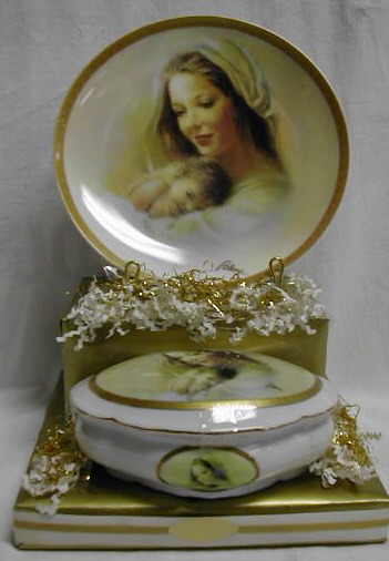 Collectible Mother and Child Plate Set Basket